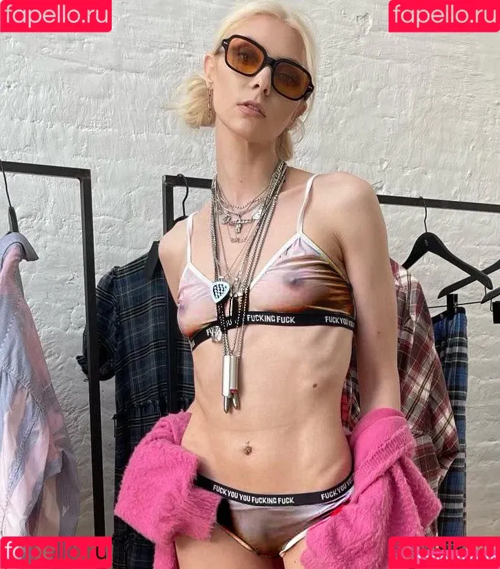 Taylor Momsen Onlyfans Photo Gallery 