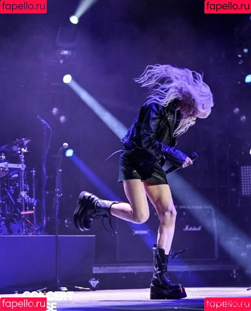 Taylor Momsen Onlyfans Photo Gallery 