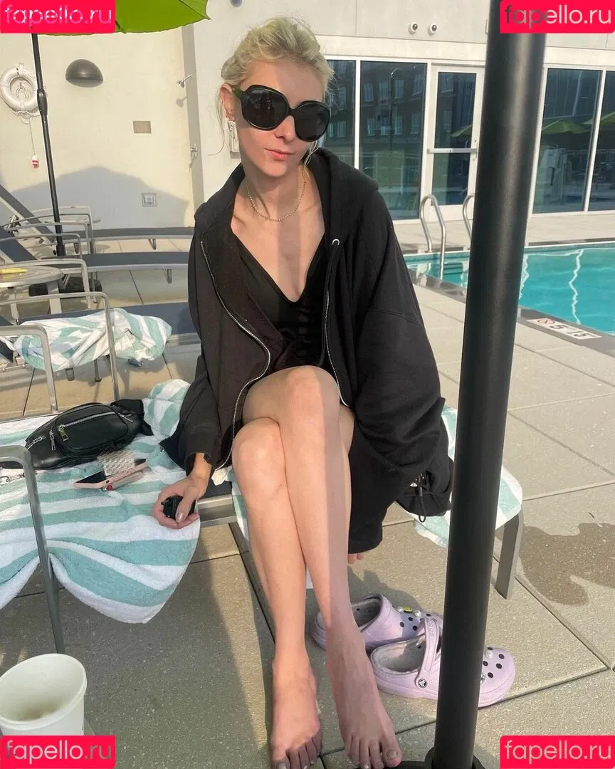 Taylor Momsen Onlyfans Photo Gallery 