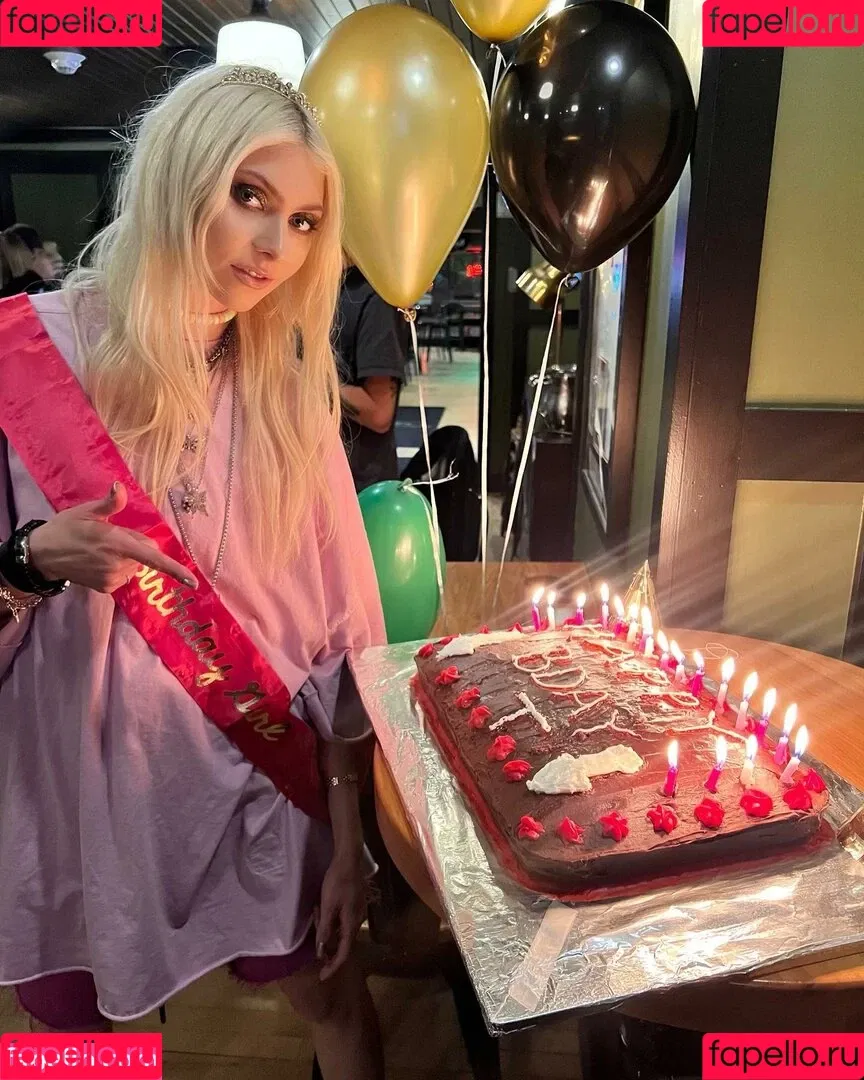 Taylor Momsen Onlyfans Photo Gallery 