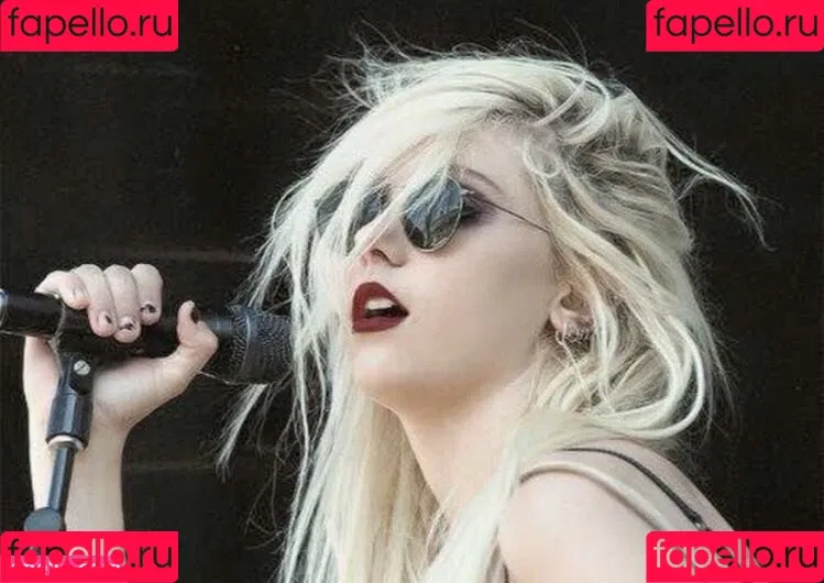 Taylor Momsen Onlyfans Photo Gallery 