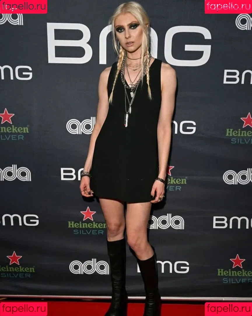 Taylor Momsen Onlyfans Photo Gallery 