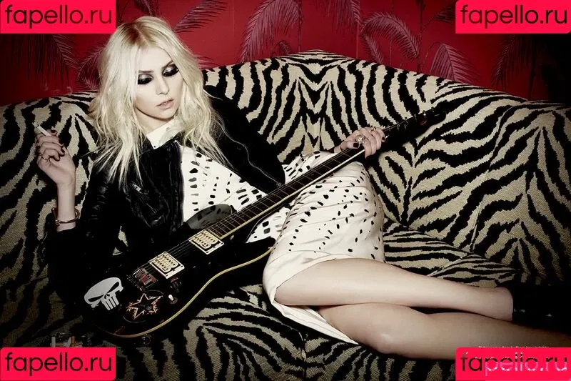 Taylor Momsen Onlyfans Photo Gallery 