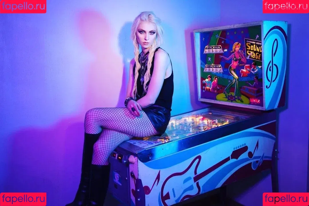 Taylor Momsen Onlyfans Photo Gallery 