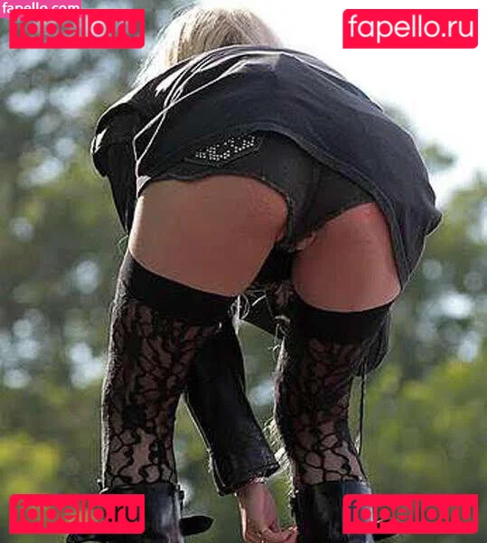 Taylor Momsen Onlyfans Photo Gallery 