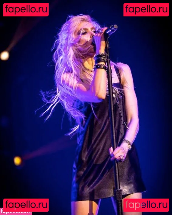Taylor Momsen Onlyfans Photo Gallery 