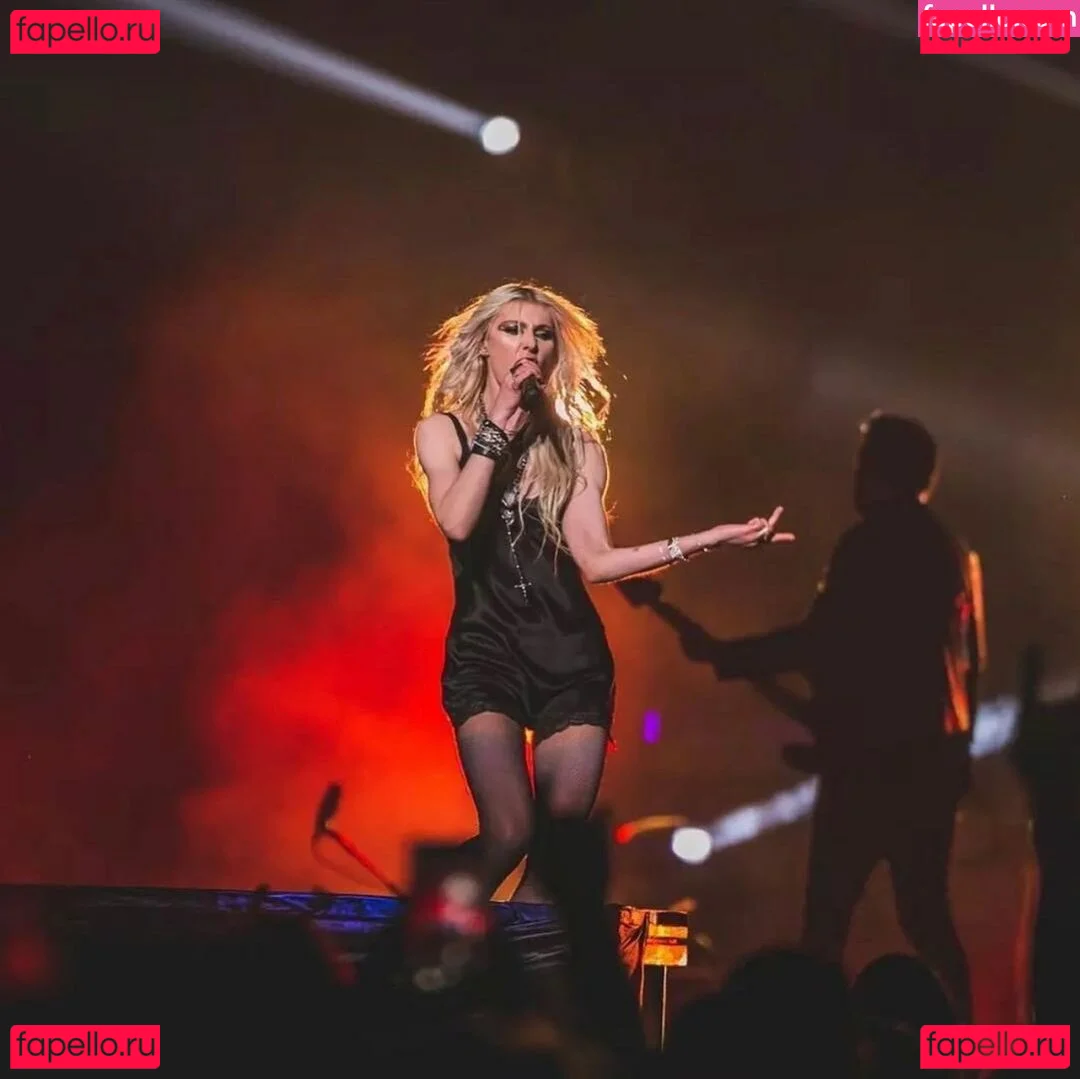 Taylor Momsen Onlyfans Photo Gallery 