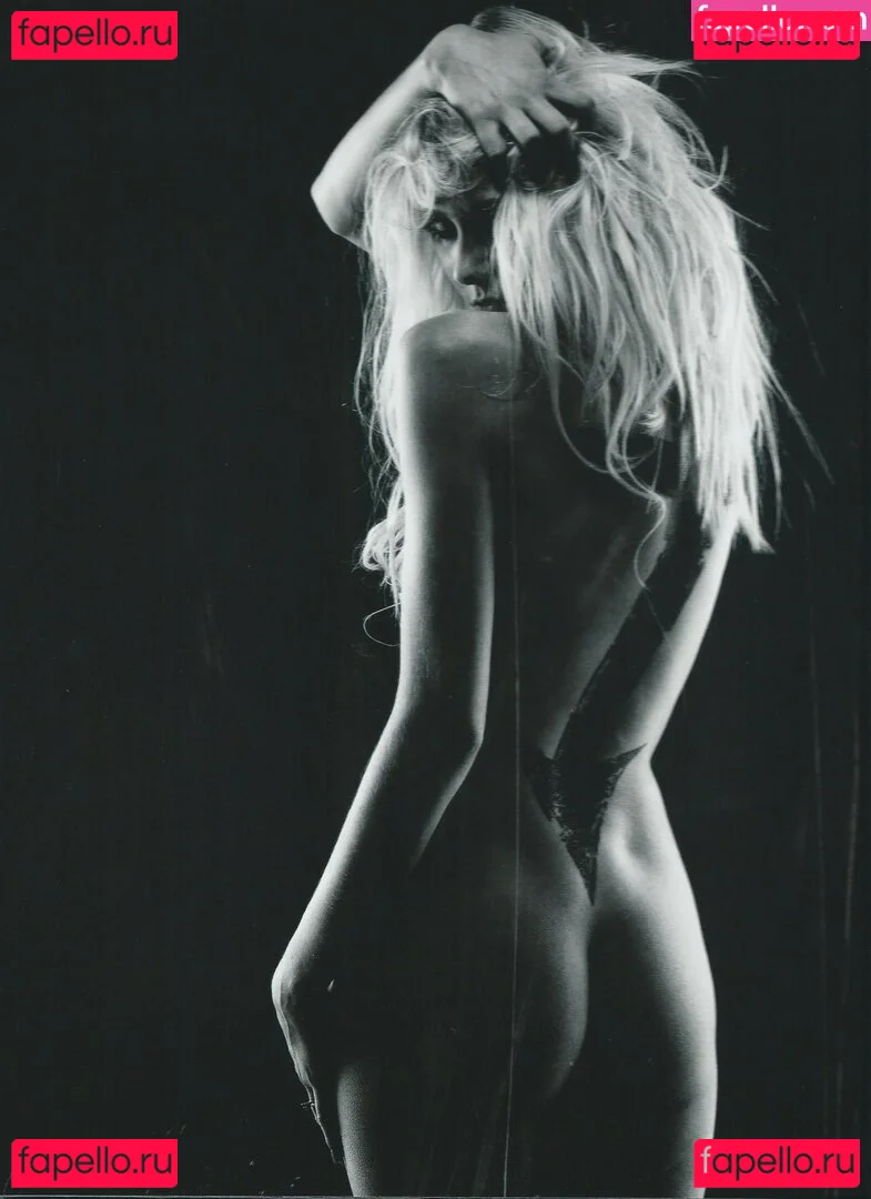 Taylor Momsen Onlyfans Photo Gallery 