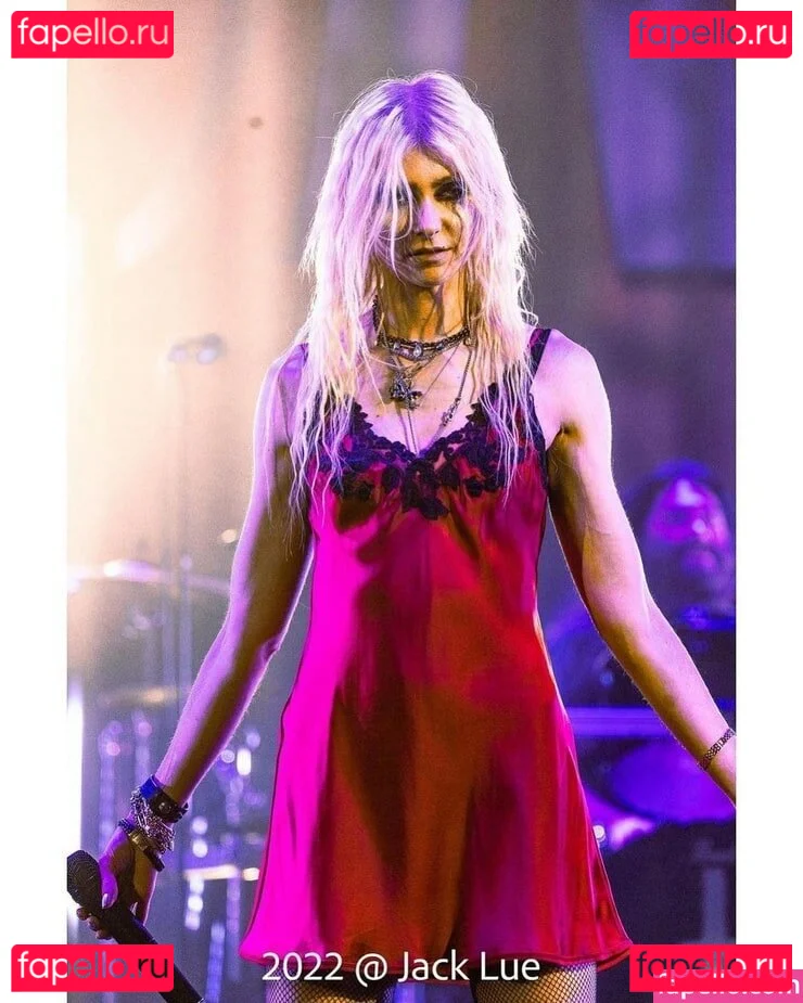 Taylor Momsen Onlyfans Photo Gallery 