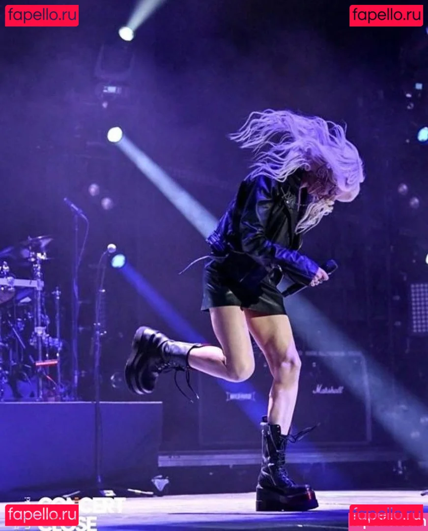 Taylor Momsen Onlyfans Photo Gallery 