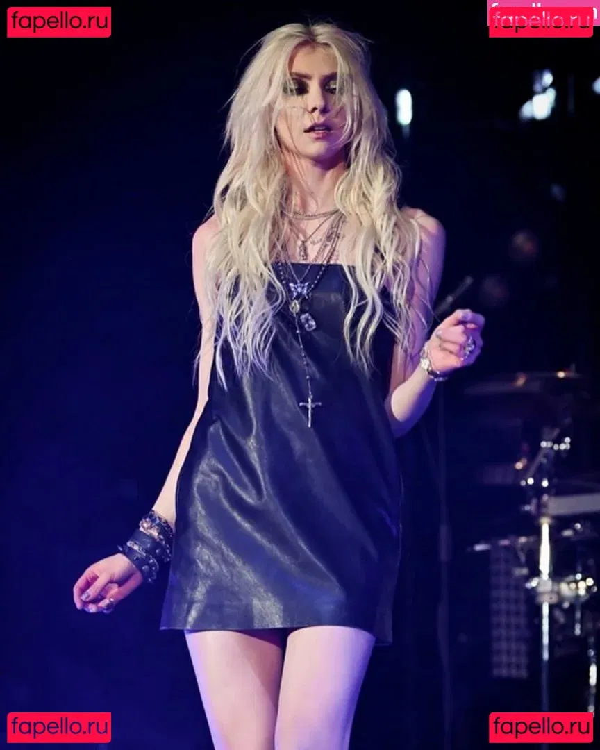 Taylor Momsen Onlyfans Photo Gallery 