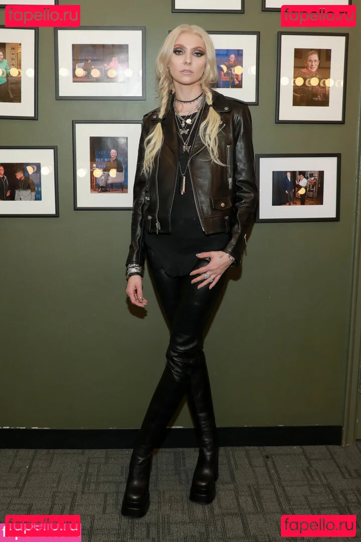 Taylor Momsen Onlyfans Photo Gallery 