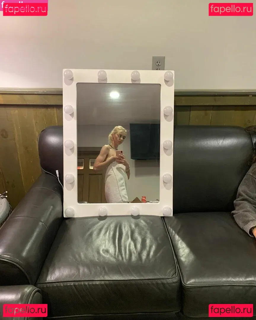 Taylor Momsen Onlyfans Photo Gallery 