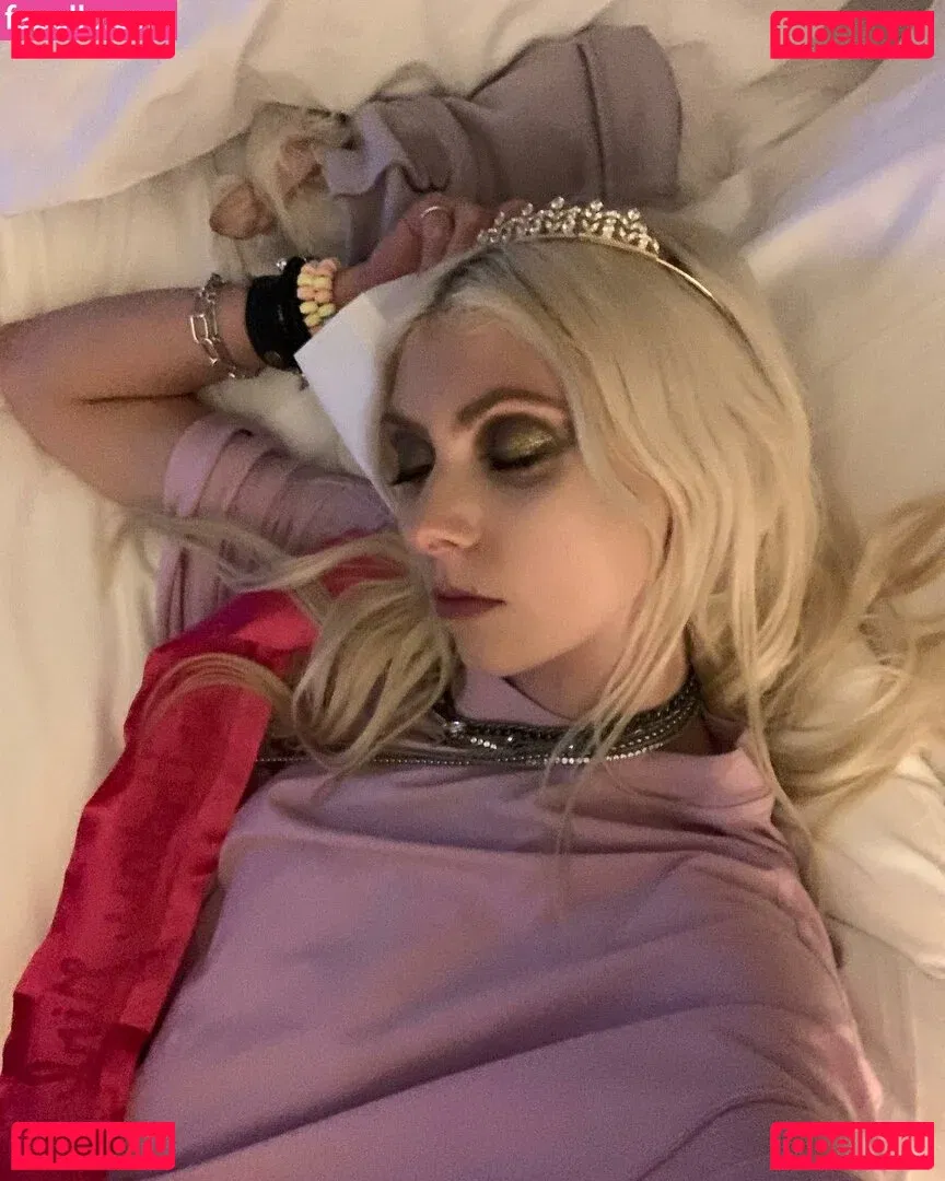 Taylor Momsen Onlyfans Photo Gallery 