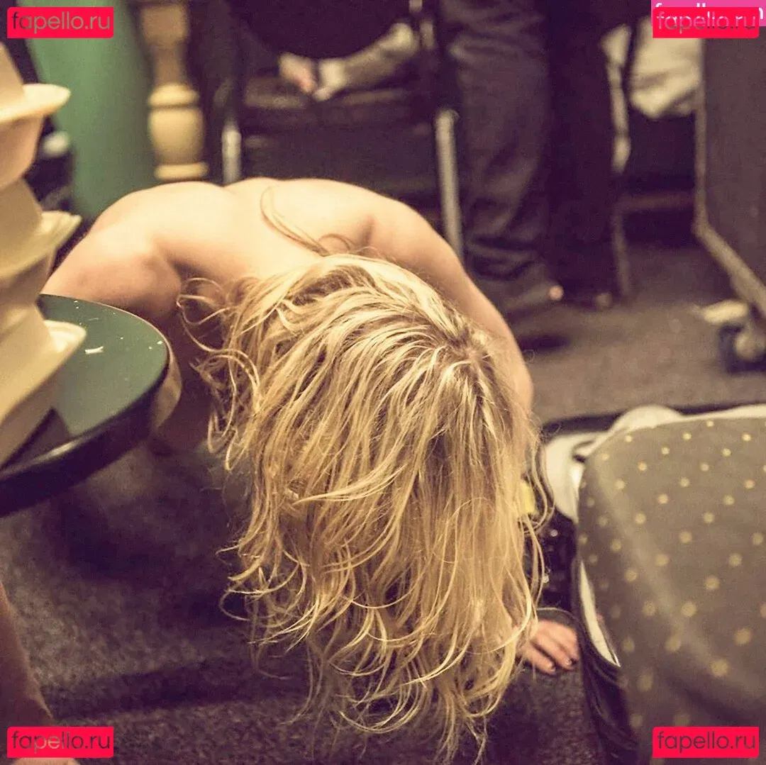 Taylor Momsen Onlyfans Photo Gallery 