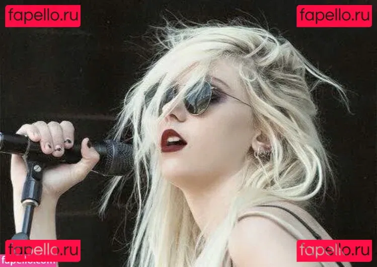 Taylor Momsen Onlyfans Photo Gallery 