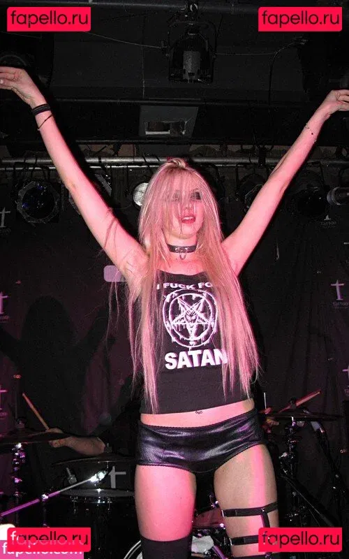 Taylor Momsen Onlyfans Photo Gallery 