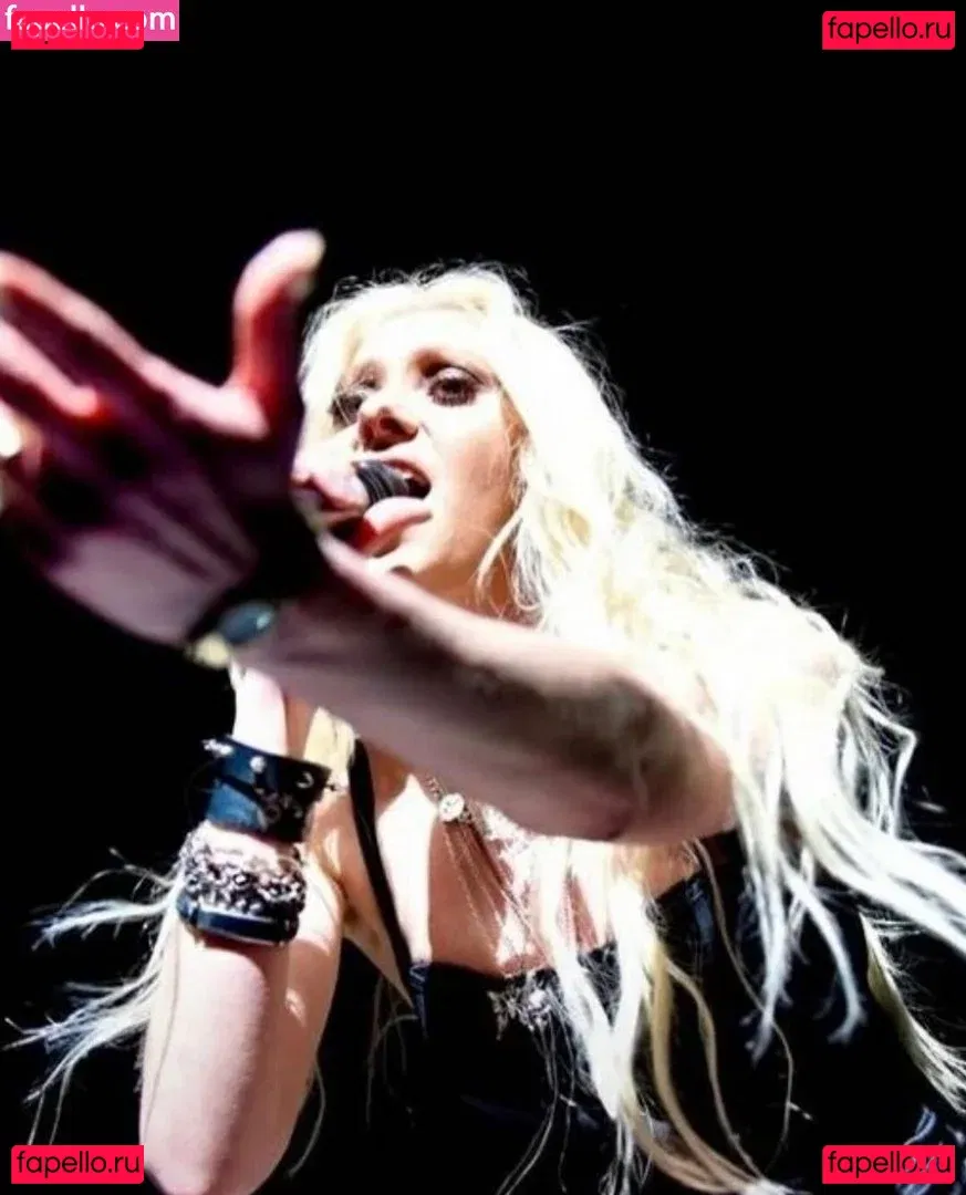 Taylor Momsen Onlyfans Photo Gallery 