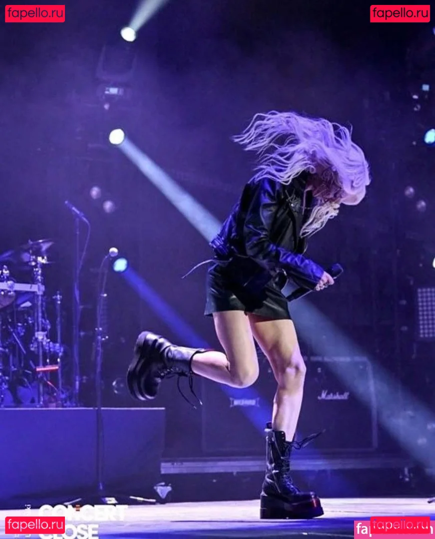 Taylor Momsen Onlyfans Photo Gallery 