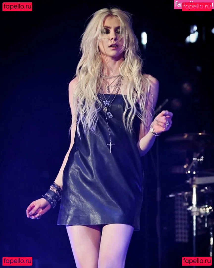 Taylor Momsen Onlyfans Photo Gallery 