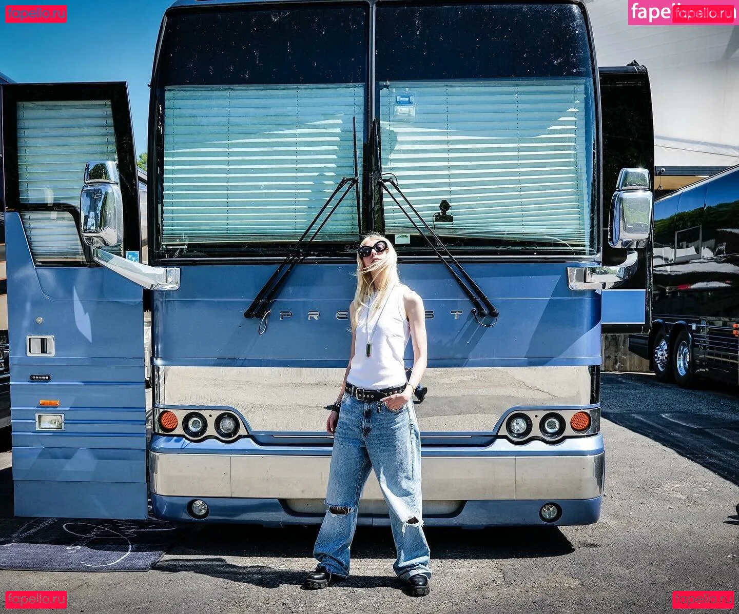 Taylor Momsen Onlyfans Photo Gallery 