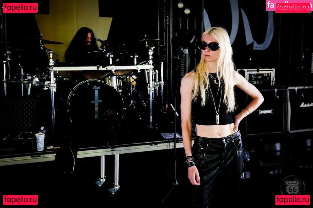 Taylor Momsen Onlyfans Photo Gallery 