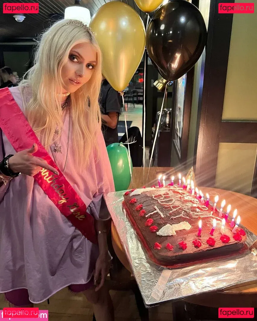 Taylor Momsen Onlyfans Photo Gallery 