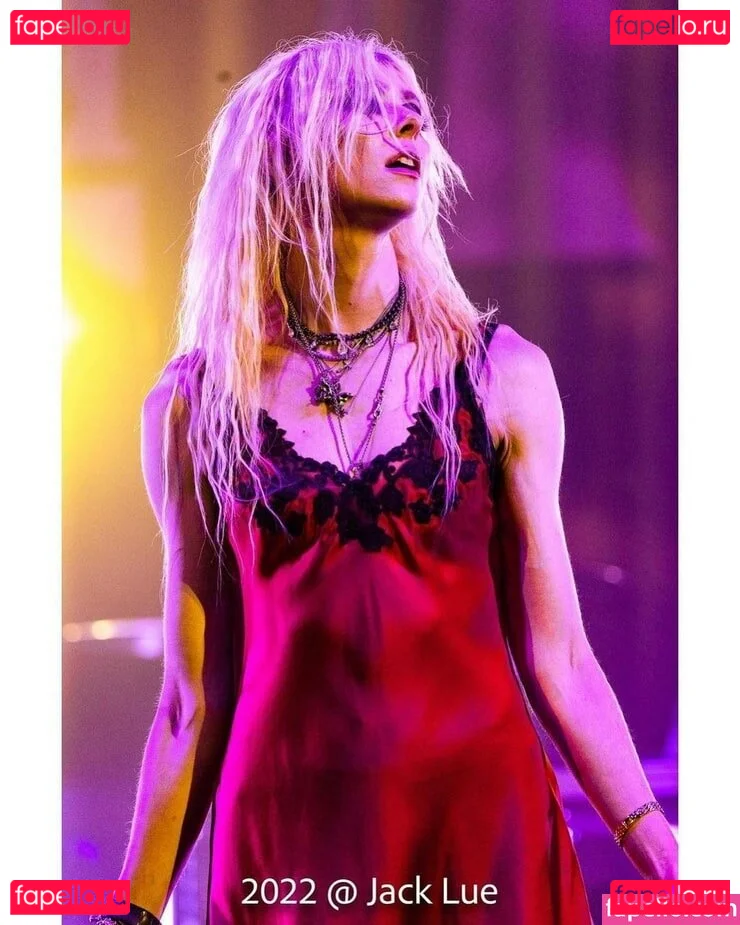 Taylor Momsen Onlyfans Photo Gallery 