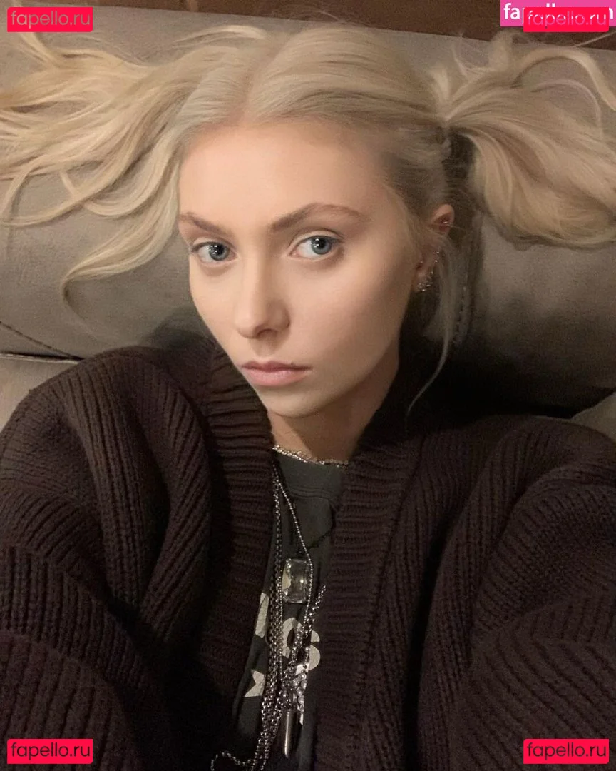 Taylor Momsen Onlyfans Photo Gallery 