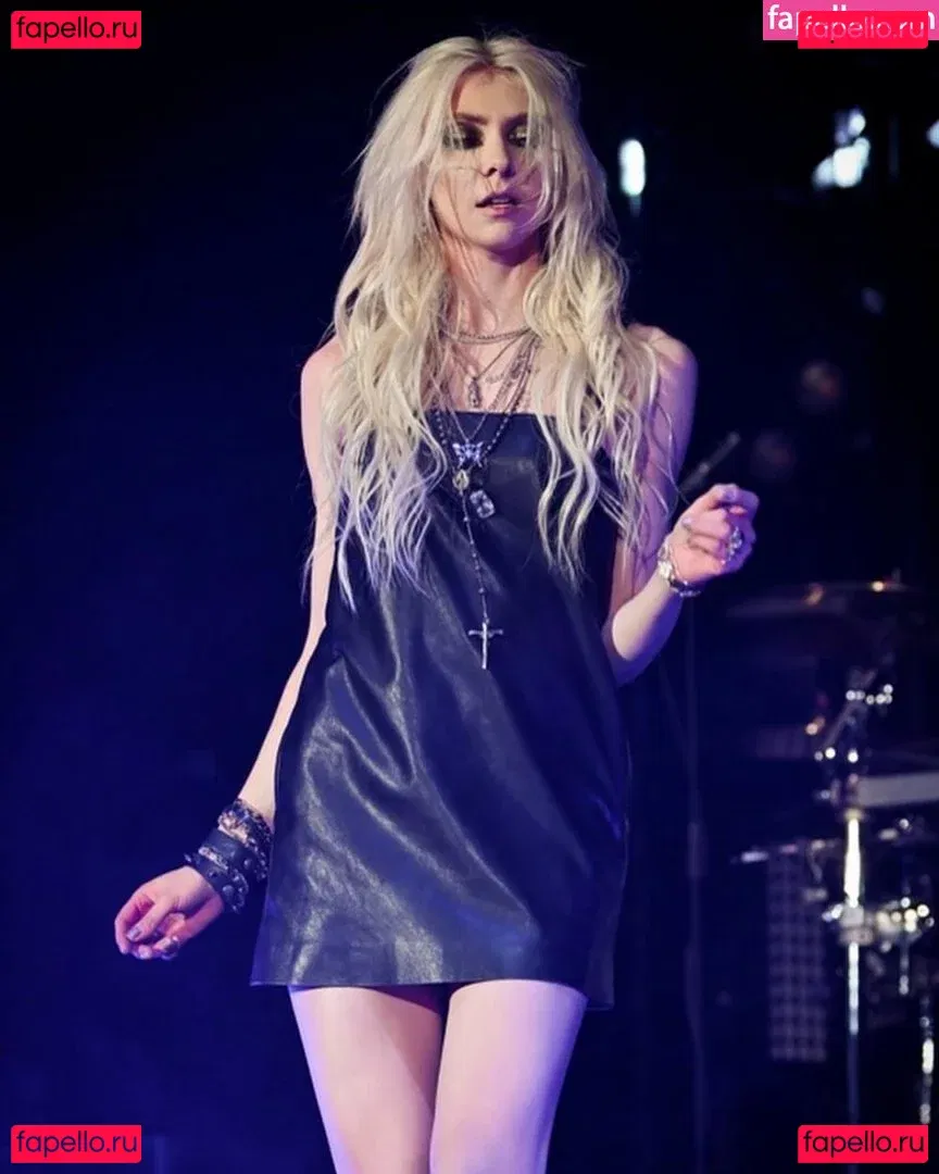 Taylor Momsen Onlyfans Photo Gallery 