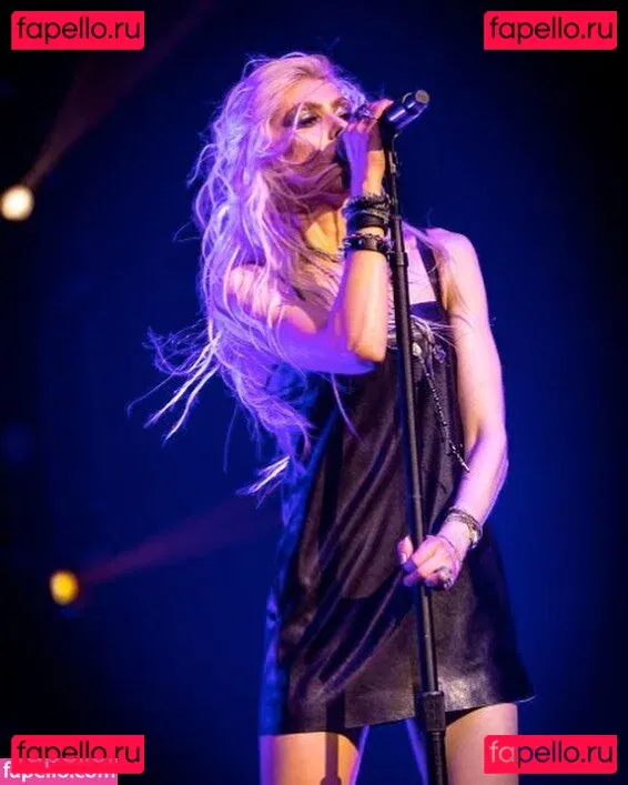 Taylor Momsen Onlyfans Photo Gallery 