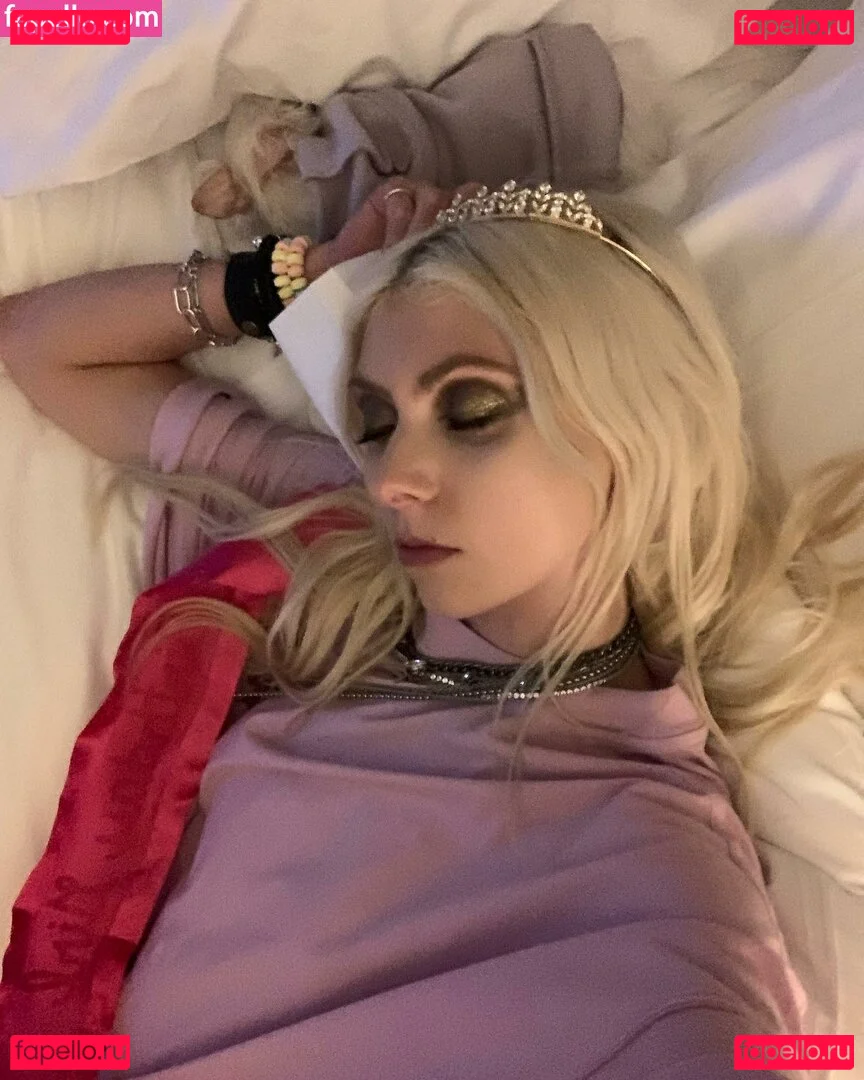 Taylor Momsen Onlyfans Photo Gallery 