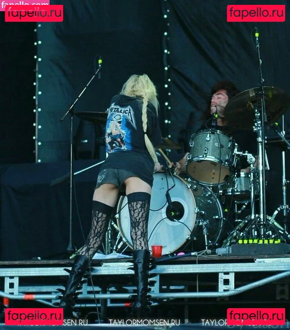 Taylor Momsen Onlyfans Photo Gallery 