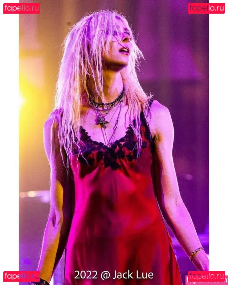 Taylor Momsen Onlyfans Photo Gallery 