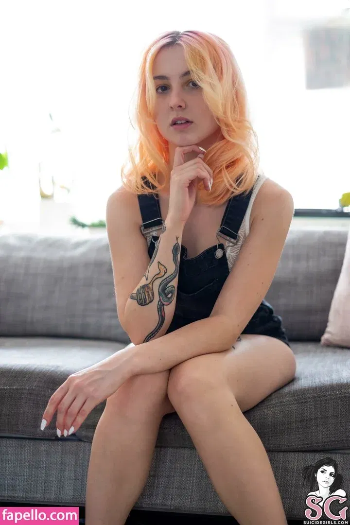 birdie Onlyfans Photo Gallery 