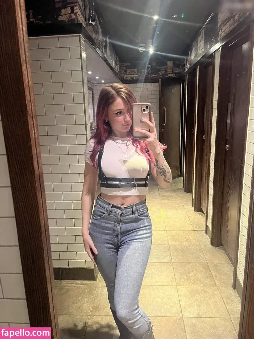 birdie Onlyfans Photo Gallery 