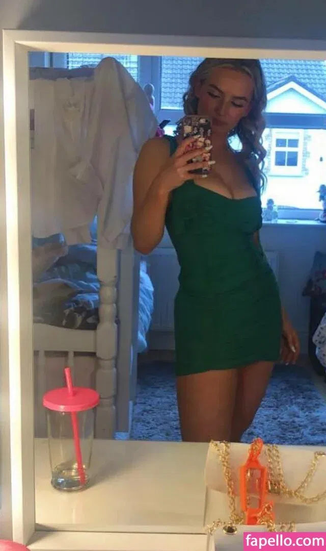 Aiobhin Onlyfans Photo Gallery 