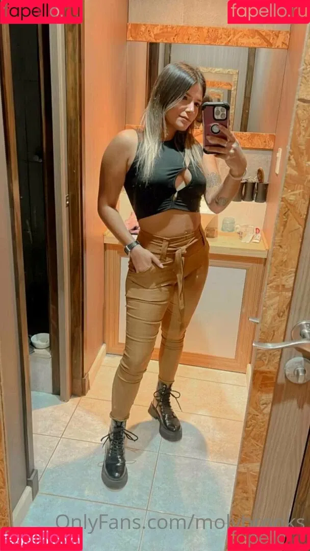 molybrooks Onlyfans Photo Gallery 