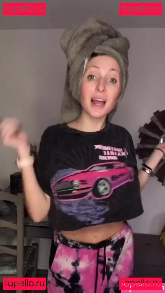 burkekelleher Onlyfans Photo Gallery 