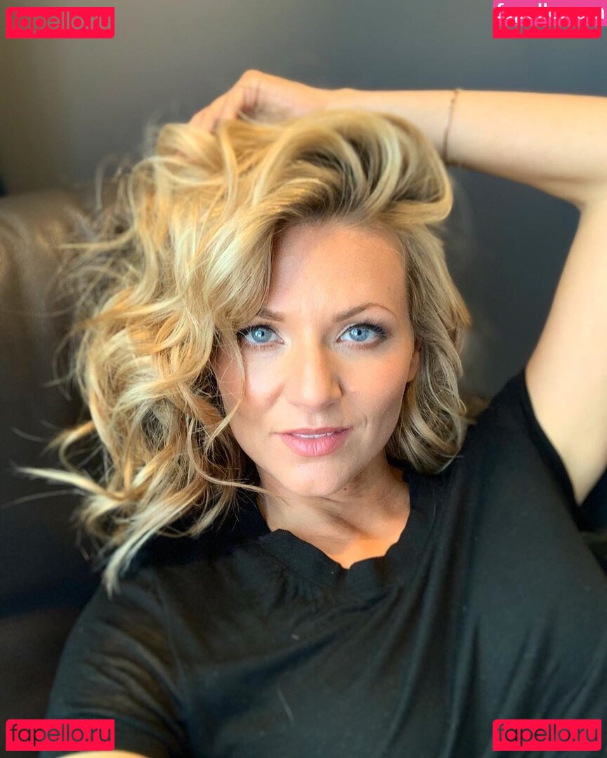 Ella Endlich / ella.endlich.official / ellaendlich Onlyfans Photo Gallery 