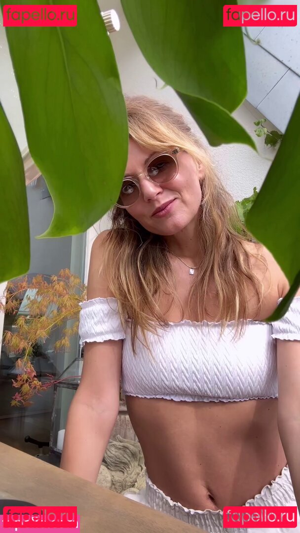 Ella Endlich / ella.endlich.official / ellaendlich Onlyfans Photo Gallery 