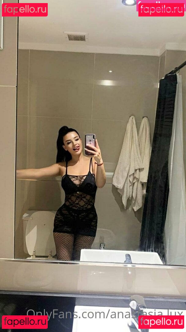 Anastasia.lux / anastasialux / bouj_hetto / cammisantos / theanastasialux Nude Onlyfans Photo 45