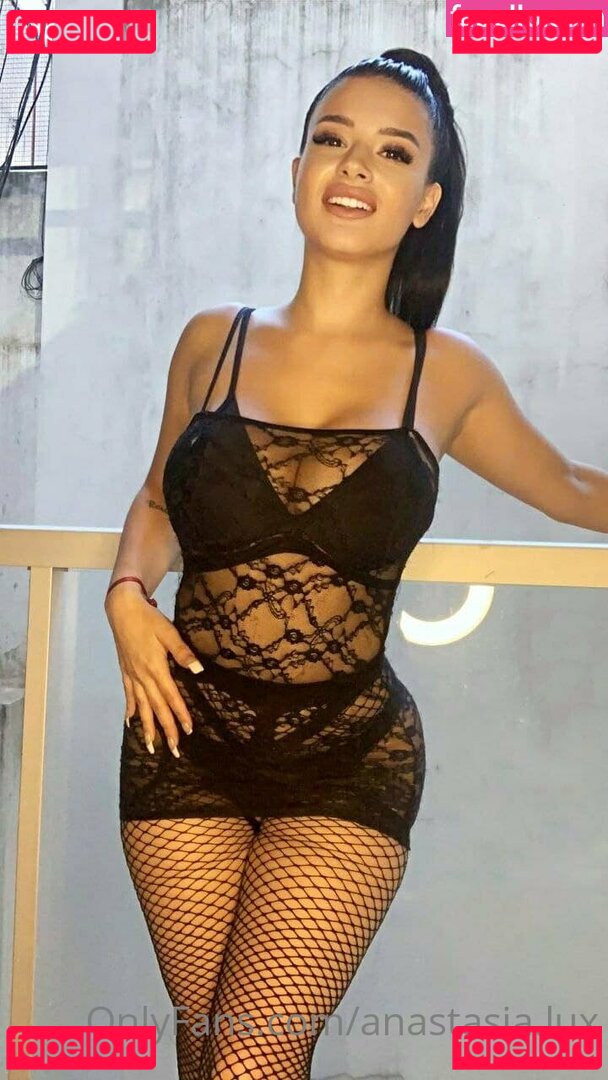 Anastasia.lux / anastasialux / bouj_hetto / cammisantos / theanastasialux Nude Onlyfans Photo 37