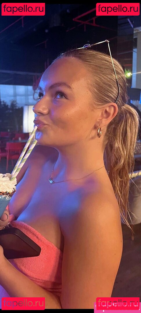 Pressley Hosbach / pressley Onlyfans Photo Gallery 