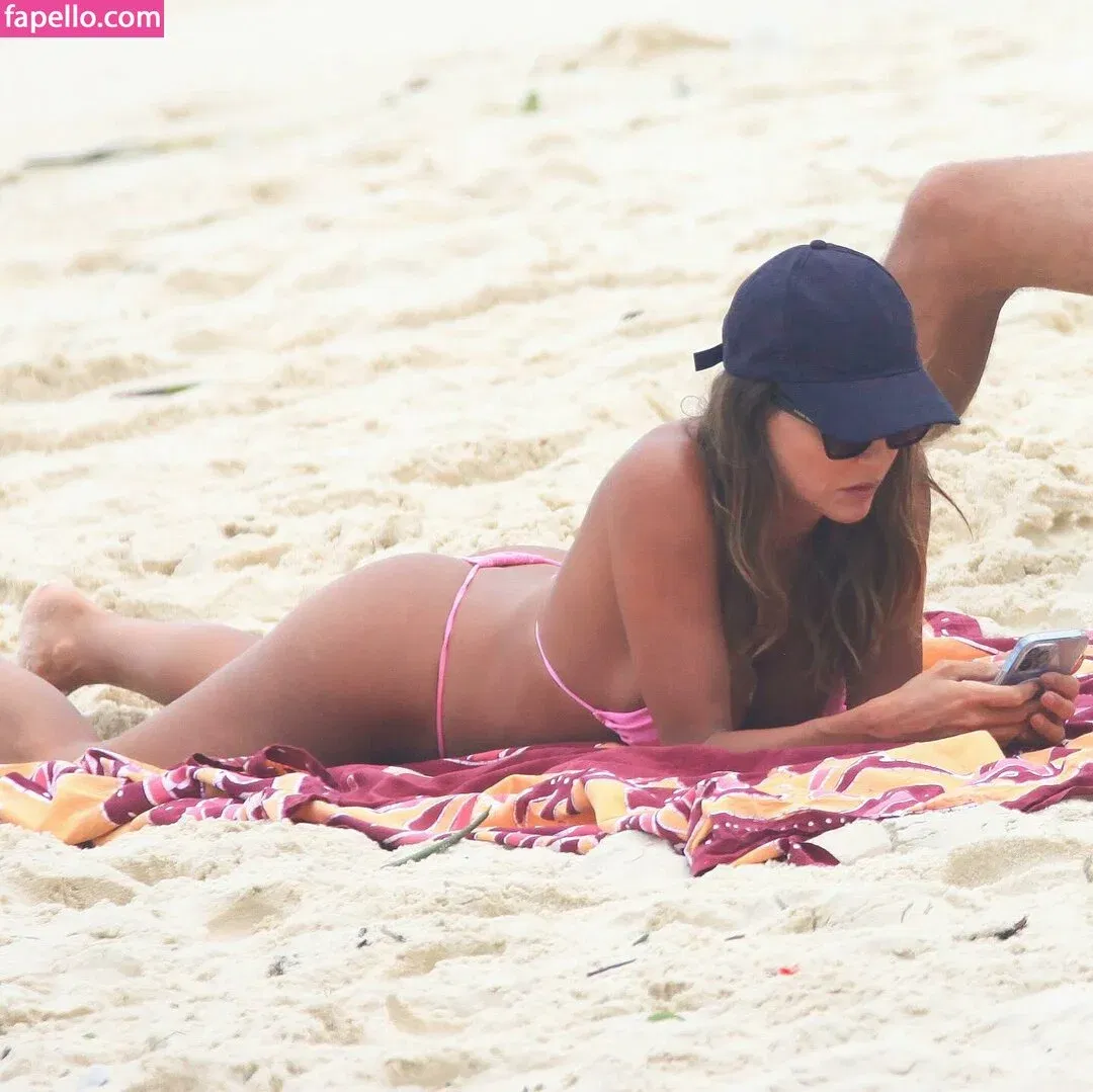 Deborah Secco Onlyfans Photo Gallery 