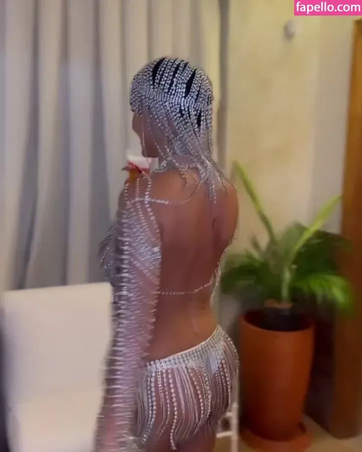 Deborah Secco Onlyfans Photo Gallery 