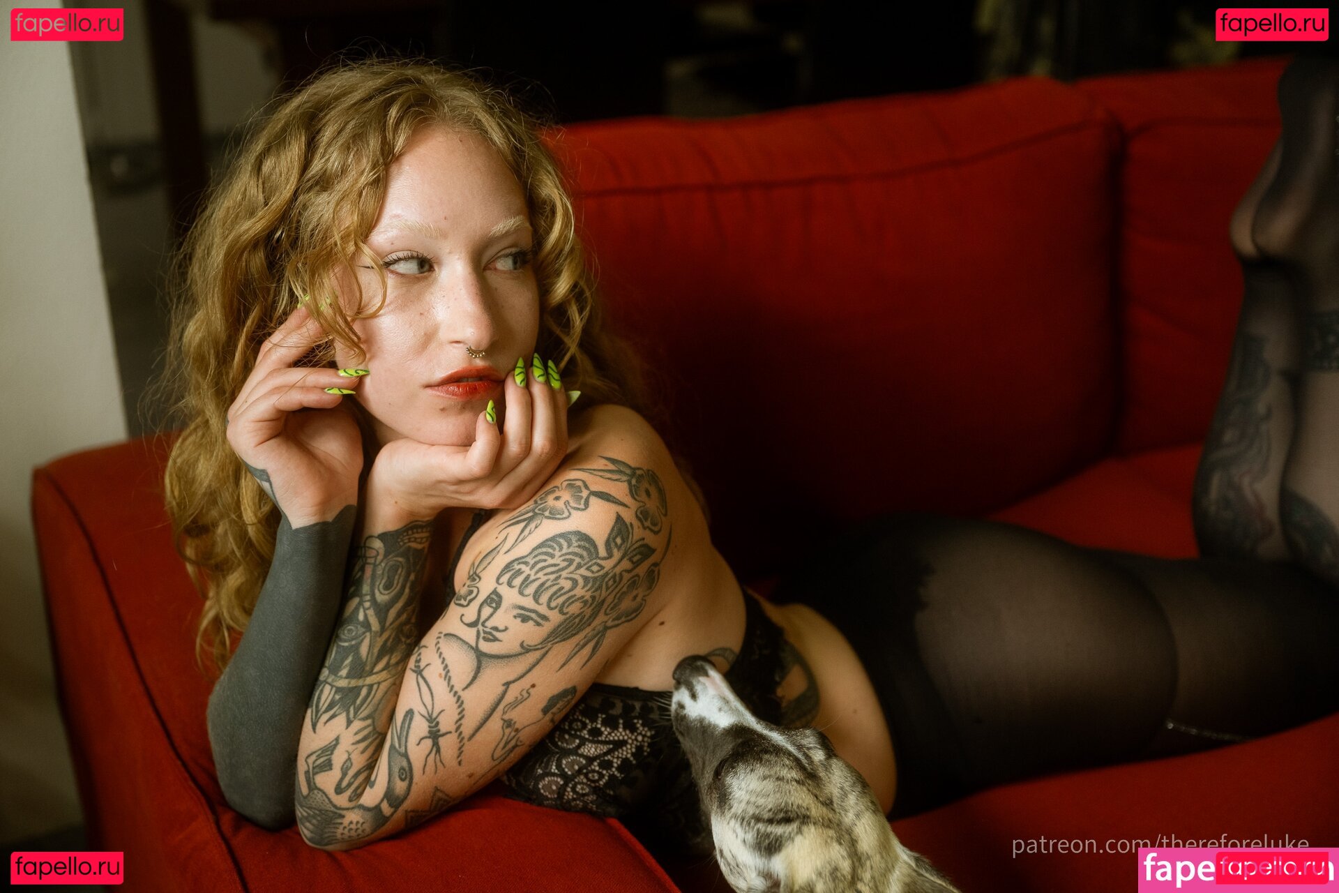 empressscarlett / phiedeltje Onlyfans Photo Gallery 