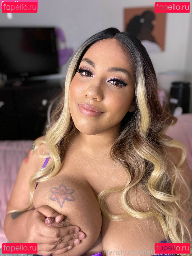 Momoko Mitchell / fatblacknerdy Onlyfans Photo Gallery 