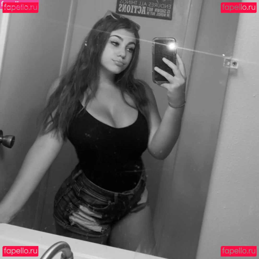 Talea Onlyfans Photo Gallery 