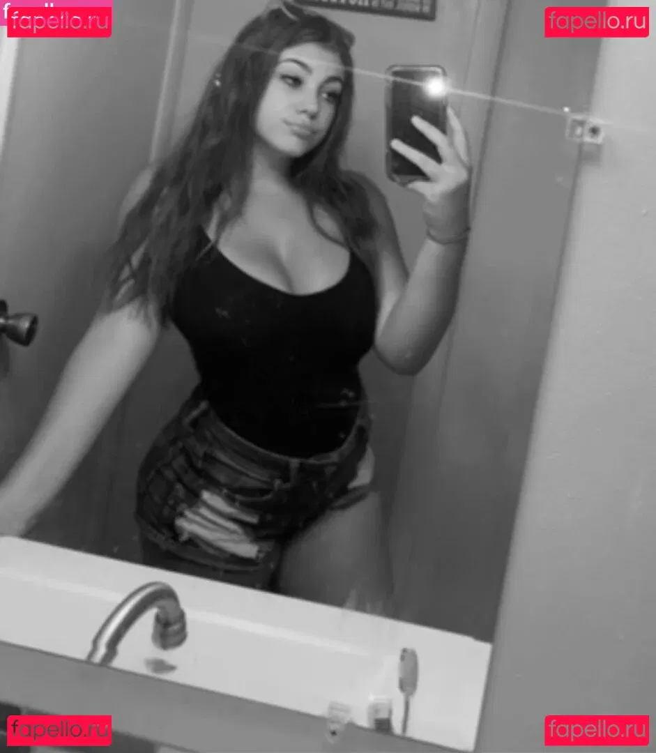 Talea Onlyfans Photo Gallery 